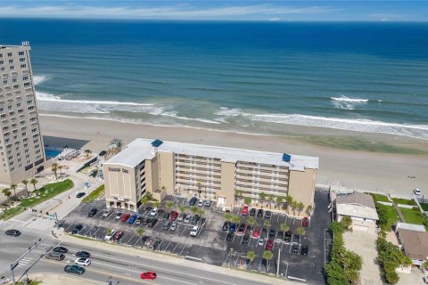 Condo in Daytona Beach, Florida, 1 bedroom  № 1380674 - photo 16