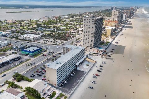 Condo in Daytona Beach, Florida, 1 bedroom  № 1380674 - photo 18