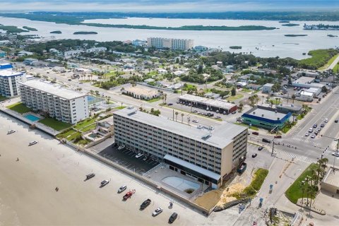 Condo in Daytona Beach, Florida, 1 bedroom  № 1380674 - photo 21