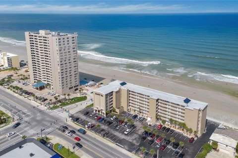 Condo in Daytona Beach, Florida, 1 bedroom  № 1380674 - photo 17