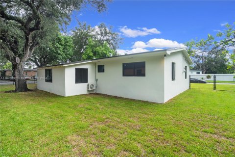 Villa ou maison à vendre à Miami, Floride: 3 chambres, 124.67 m2 № 1331150 - photo 28