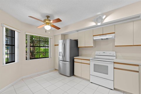 Townhouse in Tamarac, Florida 3 bedrooms, 134.43 sq.m. № 1225733 - photo 24