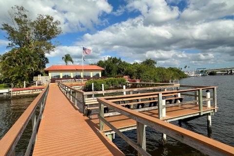 Condo in Stuart, Florida, 2 bedrooms  № 1226727 - photo 5