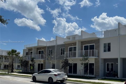 Townhouse in Naranja, Florida 4 bedrooms, 129.88 sq.m. № 1423452 - photo 3