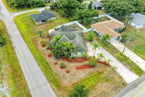 Villa ou maison à vendre à North Port, Floride: 3 chambres, 160.63 m2 № 1252178 - photo 2