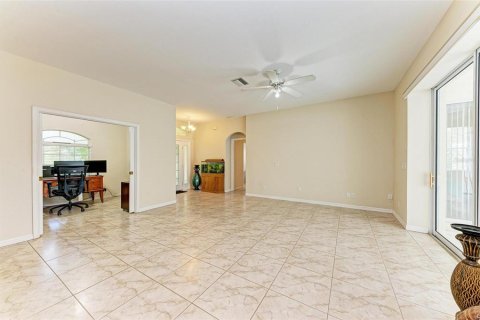 House in North Port, Florida 3 bedrooms, 160.63 sq.m. № 1252178 - photo 10