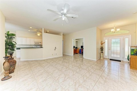 House in North Port, Florida 3 bedrooms, 160.63 sq.m. № 1252178 - photo 9