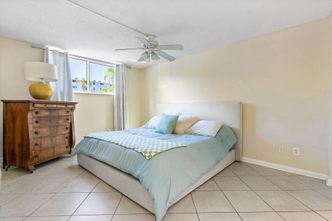 Condo in North Palm Beach, Florida, 2 bedrooms  № 1065848 - photo 19