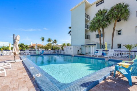 Condo in North Palm Beach, Florida, 2 bedrooms  № 1065848 - photo 12