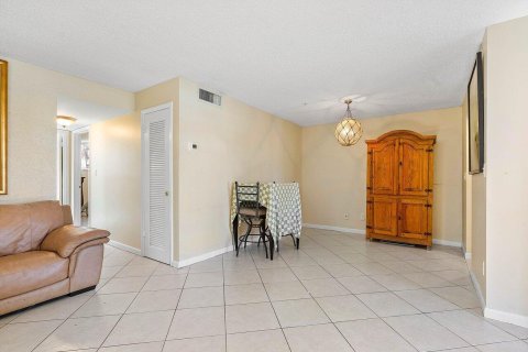 Condo in North Palm Beach, Florida, 2 bedrooms  № 1065848 - photo 24