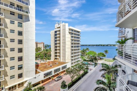 Condo in West Palm Beach, Florida, 2 bedrooms  № 1059995 - photo 11