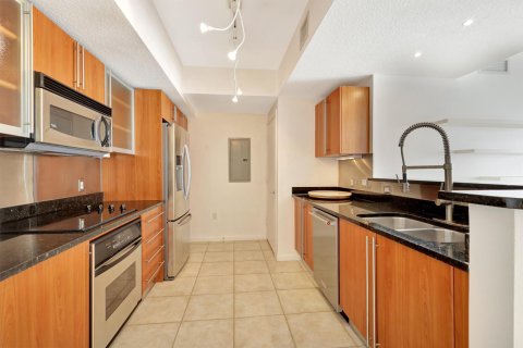 Condo in West Palm Beach, Florida, 2 bedrooms  № 1059995 - photo 15