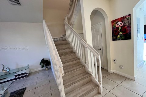 Townhouse in Hialeah, Florida 3 bedrooms, 154.96 sq.m. № 1332851 - photo 7