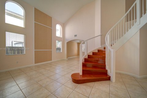 Villa ou maison à vendre à Miami, Floride: 6 chambres, 297.19 m2 № 1332925 - photo 7