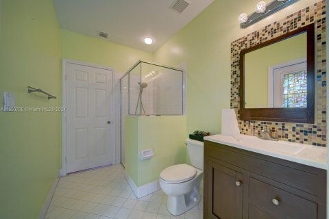 Casa en venta en Miami, Florida, 6 dormitorios, 297.19 m2 № 1332925 - foto 16