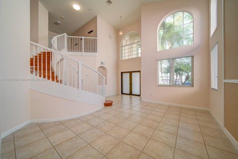 Villa ou maison à vendre à Miami, Floride: 6 chambres, 297.19 m2 № 1332925 - photo 6