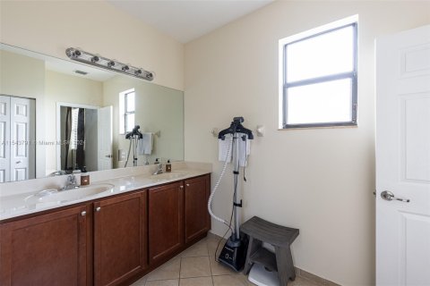 Townhouse in Homestead, Florida 3 bedrooms, 142.6 sq.m. № 1050624 - photo 27