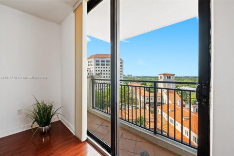 Condo in Coral Gables, Florida, 2 bedrooms  № 1050662 - photo 11