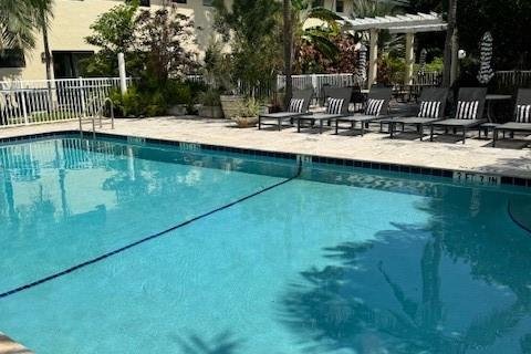 Townhouse in Fort Lauderdale, Florida 2 bedrooms, 94.02 sq.m. № 1065593 - photo 1