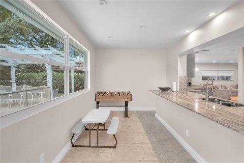 House in Hollywood, Florida 6 bedrooms, 270.16 sq.m. № 1095014 - photo 16