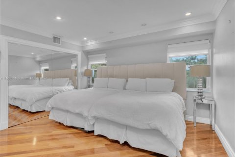 Casa en venta en Hollywood, Florida, 6 dormitorios, 270.16 m2 № 1095014 - foto 22