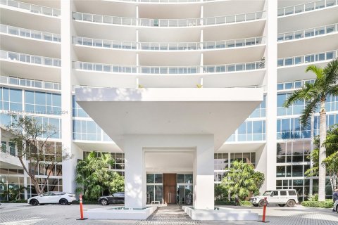 Condominio en venta en Miami, Florida, 2 dormitorios, 104.79 m2 № 1054528 - foto 18