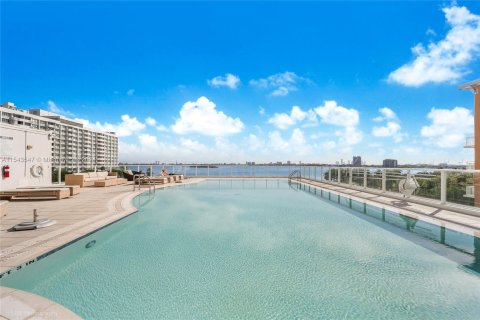 Condominio en venta en Miami, Florida, 2 dormitorios, 104.79 m2 № 1054528 - foto 23