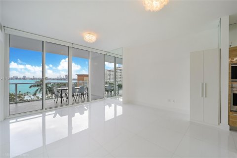 Copropriété à vendre à Miami, Floride: 2 chambres, 104.79 m2 № 1054528 - photo 6