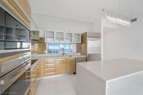 Condominio en venta en Miami, Florida, 2 dormitorios, 104.79 m2 № 1054528 - foto 3