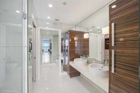 Condominio en venta en Miami, Florida, 2 dormitorios, 104.79 m2 № 1054528 - foto 10