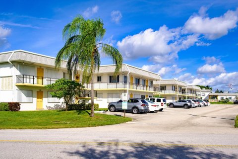 Купить кондоминиум в Лейк-Уорт, Флорида 1 спальня, 56.86м2, № 1080637 - фото 2