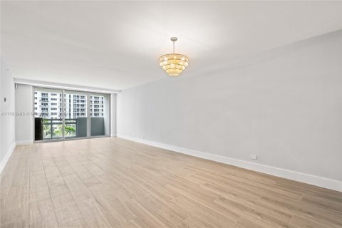 Condominio en venta en Miami Beach, Florida, 2 dormitorios, 98.57 m2 № 1170520 - foto 3