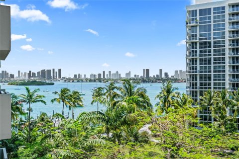 Condominio en venta en Miami Beach, Florida, 2 dormitorios, 98.57 m2 № 1170520 - foto 1