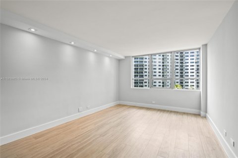 Condominio en venta en Miami Beach, Florida, 2 dormitorios, 98.57 m2 № 1170520 - foto 7