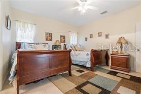 Villa ou maison à vendre à Lehigh Acres, Floride: 4 chambres, 213.86 m2 № 1190586 - photo 18
