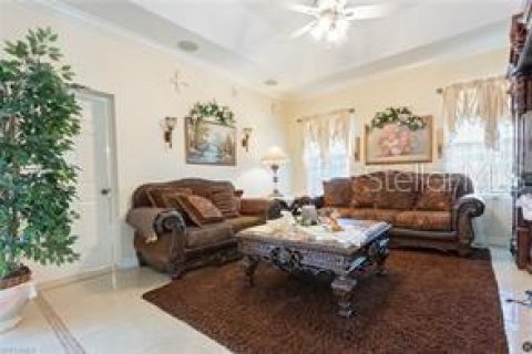 Villa ou maison à vendre à Lehigh Acres, Floride: 4 chambres, 213.86 m2 № 1190586 - photo 11
