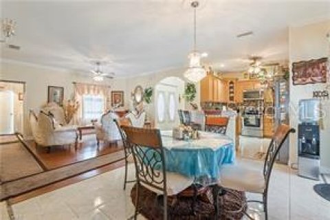 Villa ou maison à vendre à Lehigh Acres, Floride: 4 chambres, 213.86 m2 № 1190586 - photo 10