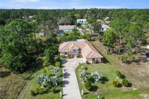 Villa ou maison à vendre à Lehigh Acres, Floride: 4 chambres, 213.86 m2 № 1190586 - photo 3