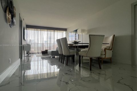 Condo in Aventura, Florida, 2 bedrooms  № 1029029 - photo 5