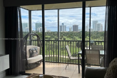 Condo in Aventura, Florida, 2 bedrooms  № 1029029 - photo 14