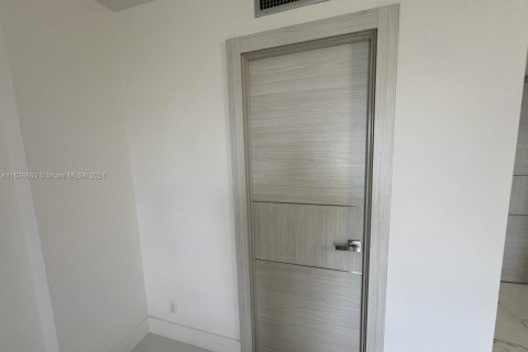 Купить кондоминиум в Авентура, Флорида 2 спальни, 107.49м2, № 1029029 - фото 25