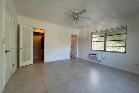 Condominio en venta en Coral Gables, Florida, 1 dormitorio, 55.74 m2 № 1029079 - foto 14