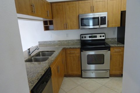 Condo in West Palm Beach, Florida, 3 bedrooms  № 1068024 - photo 9