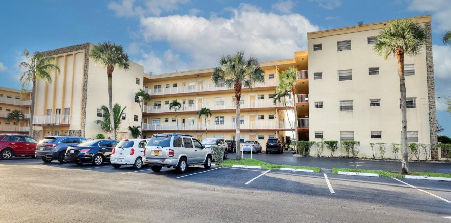 Condo in Lauderdale Lakes, Florida, 2 bedrooms  № 1061421