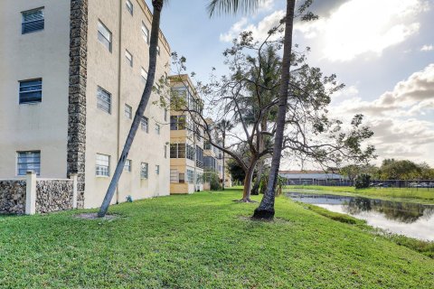 Condo in Lauderdale Lakes, Florida, 2 bedrooms  № 1061421 - photo 21