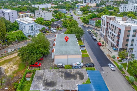 Commercial property in Miami, Florida № 1397465 - photo 16