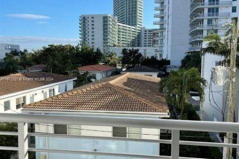 Condominio en alquiler en Miami Beach, Florida, 1 dormitorio, 72.84 m2 № 1397546 - foto 12