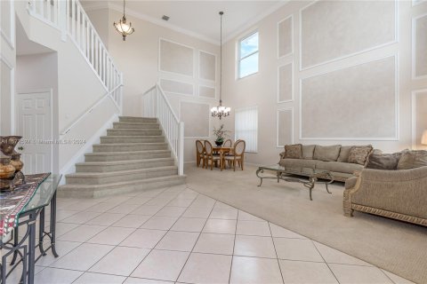 Villa ou maison à vendre à Pembroke Pines, Floride: 4 chambres, 305.09 m2 № 1397503 - photo 4