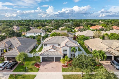 Villa ou maison à vendre à Pembroke Pines, Floride: 4 chambres, 305.09 m2 № 1397503 - photo 1