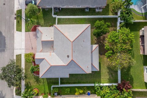 Villa ou maison à vendre à Pembroke Pines, Floride: 4 chambres, 305.09 m2 № 1397503 - photo 30